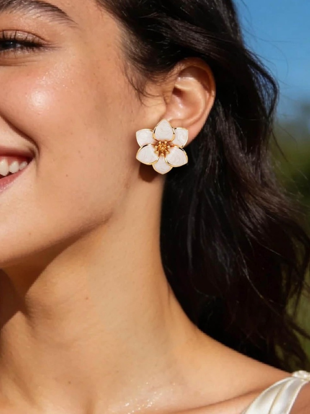 Vintage Enamel White Flower Stud Earrings